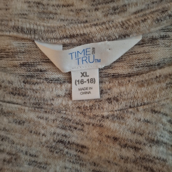 Time And Tru Women's Heathered Gray And Tan Women's Sweater Top - Picture 4 of 8